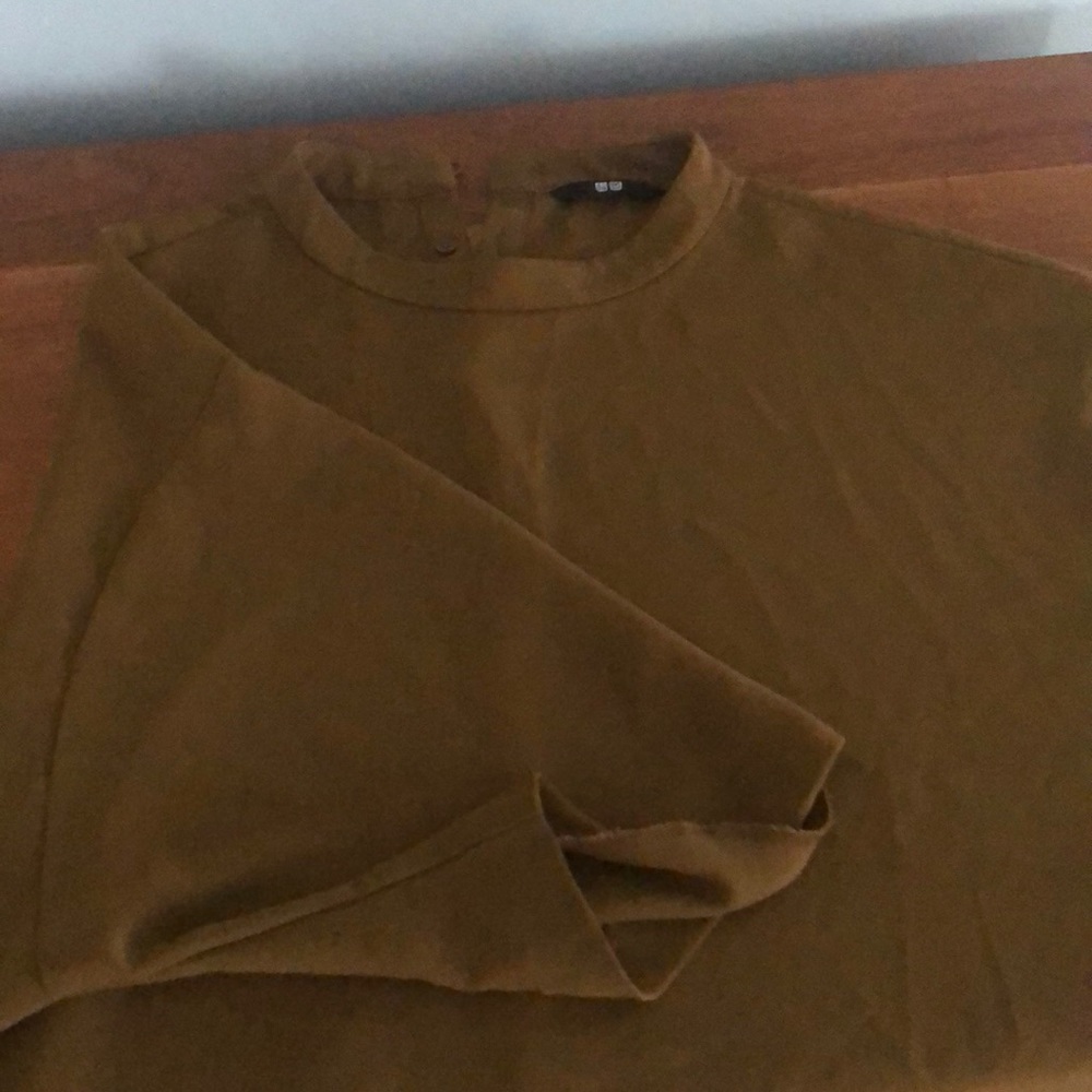 UNIQLO curry colored blouse